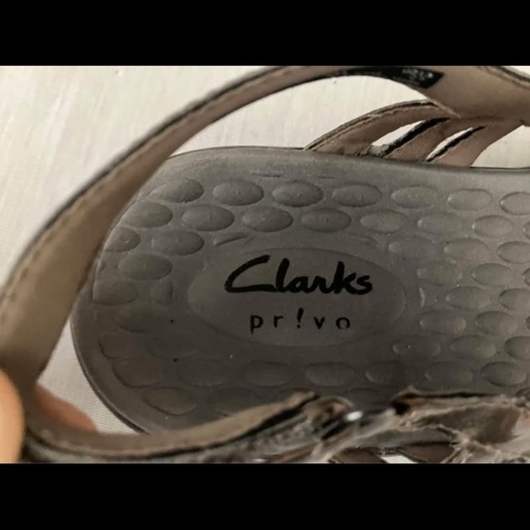 women’s size 8 Clark’s Privo metallic finish sandal Velcro tie - Picture 4 of 10